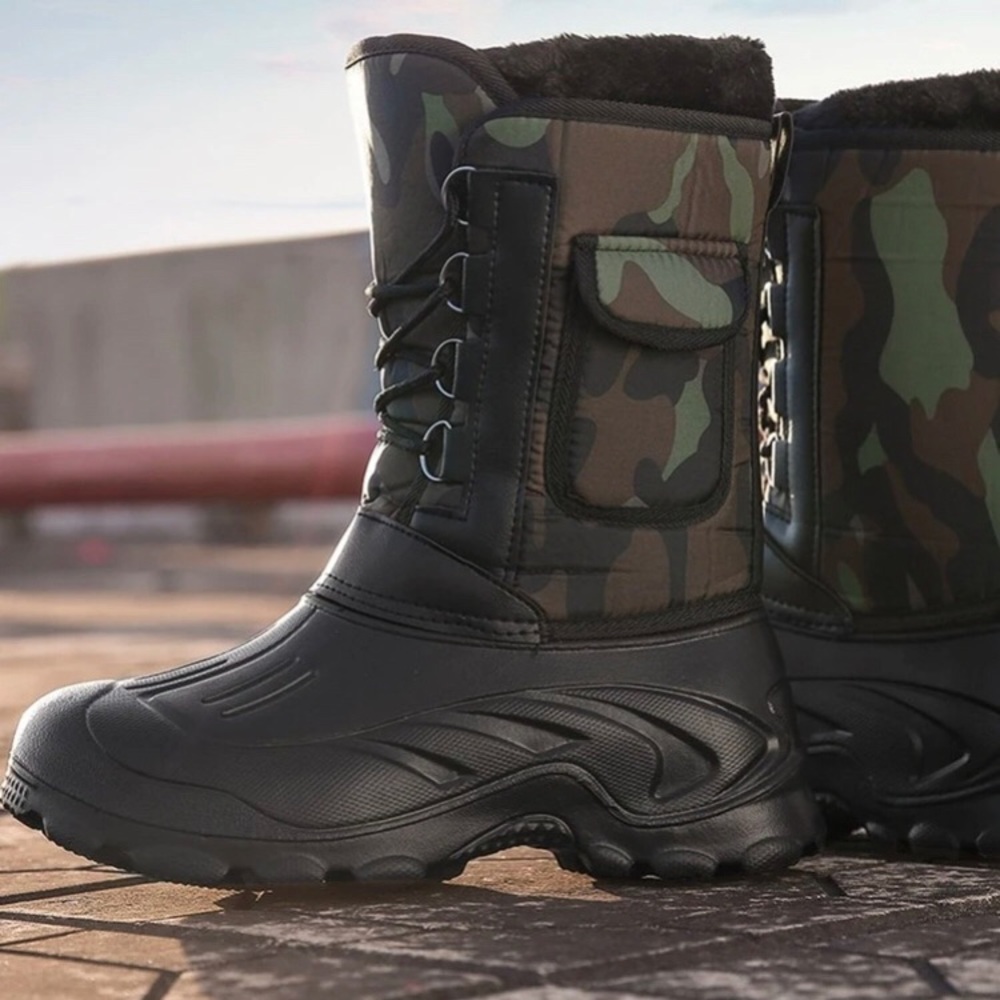 Men’s camo snow boots
